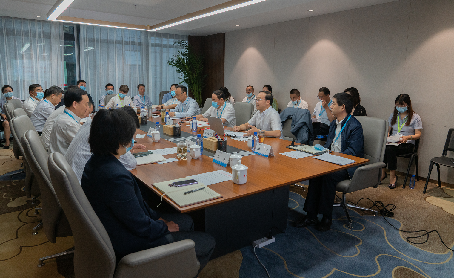 米兰(中国)_米兰平台集团举办党委理论学习中心组(扩大)学习会